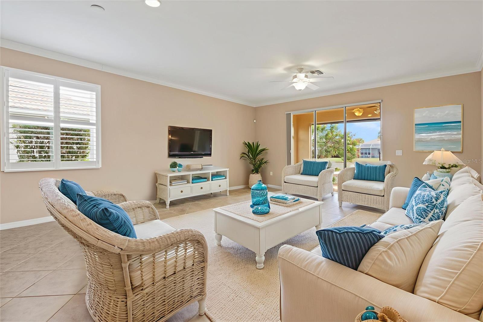 ISLANDWALK - Residential