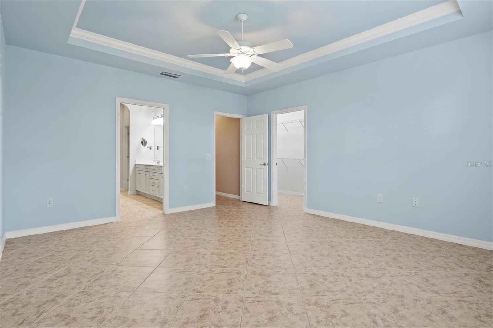 ISLANDWALK - Residential