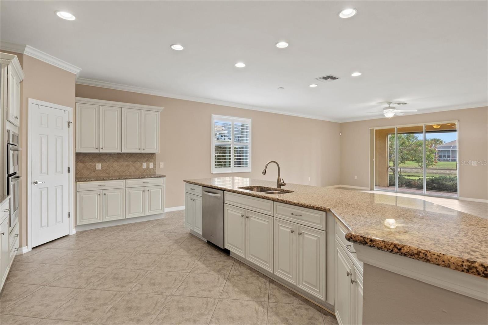 ISLANDWALK - Residential