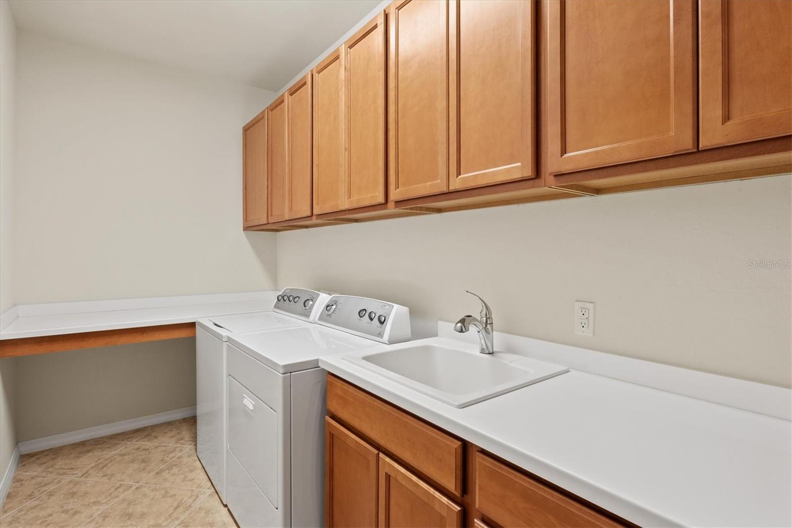 ISLANDWALK - Residential