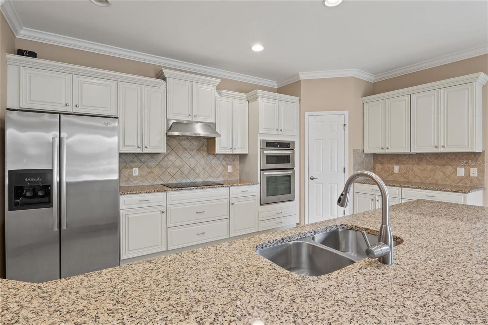 ISLANDWALK - Residential