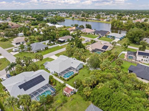 A home in PORT CHARLOTTE