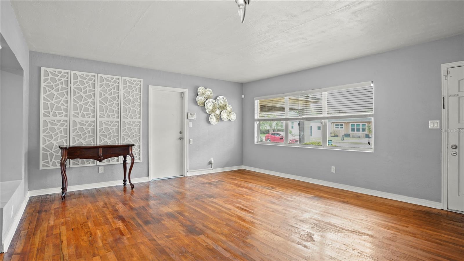 ARDMORE MANOR - Residential