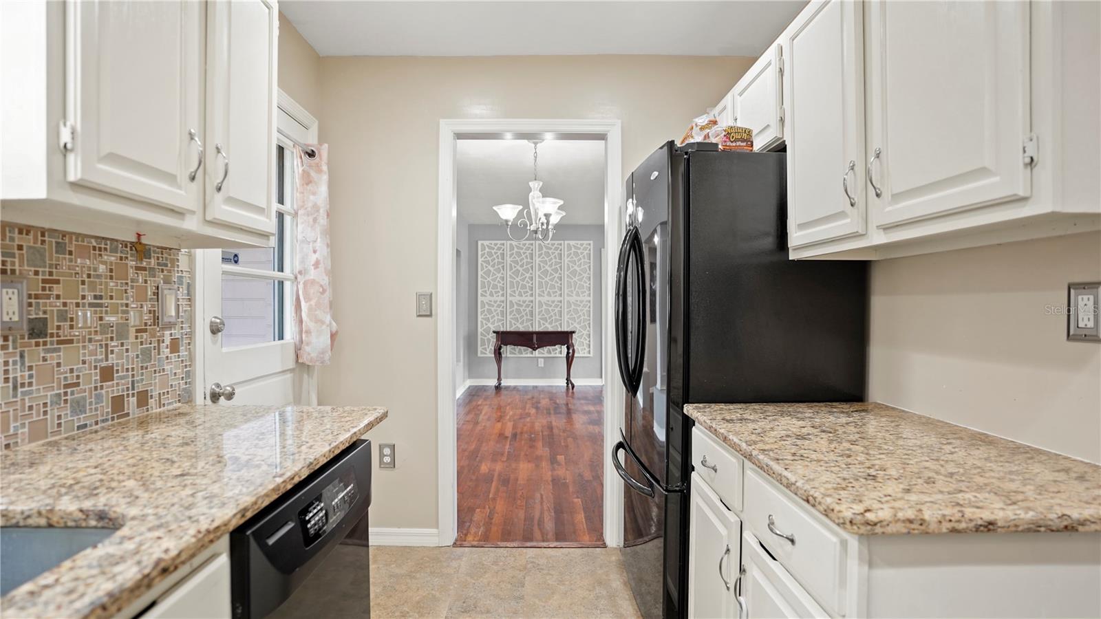 ARDMORE MANOR - Residential