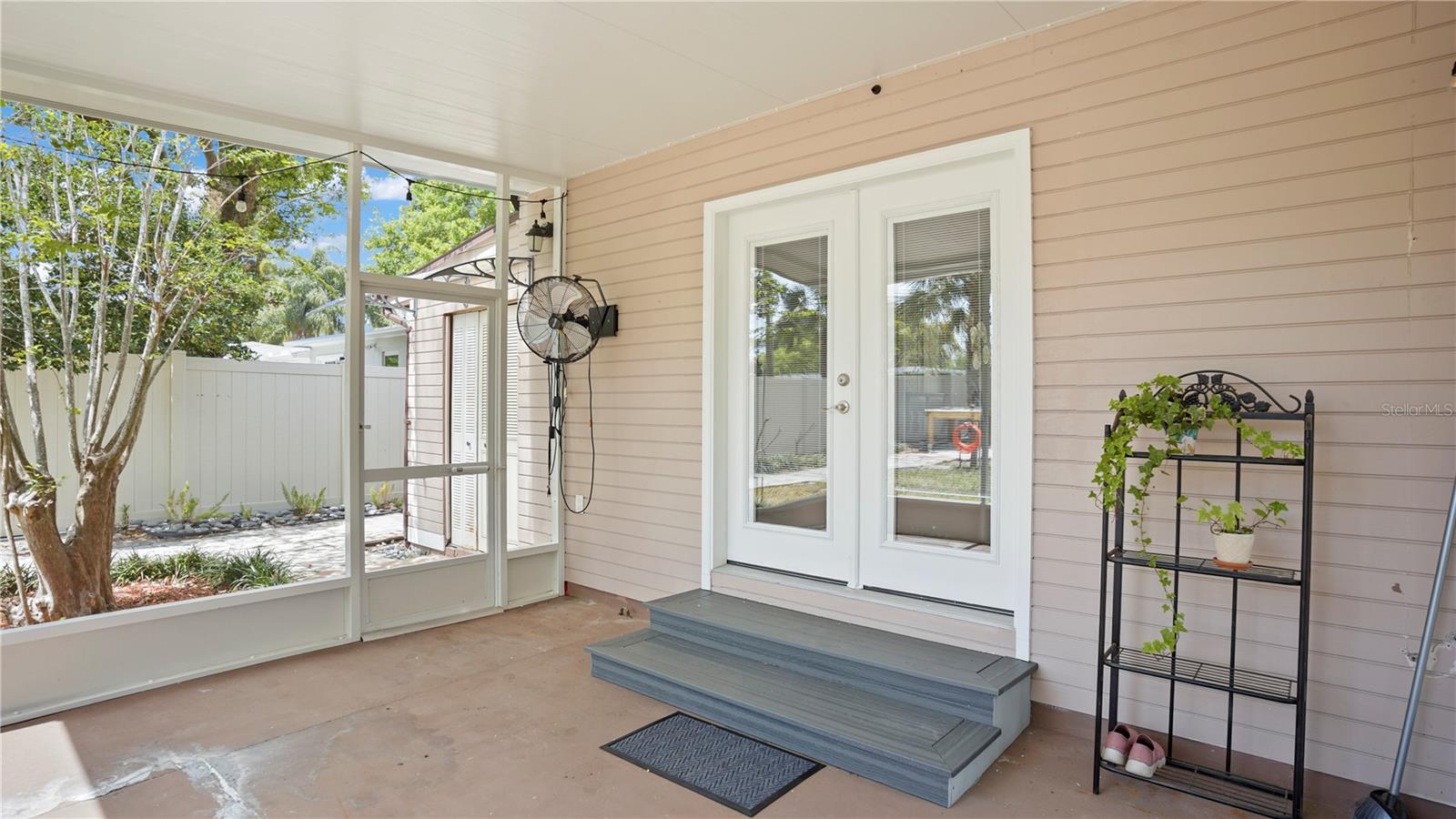 ARDMORE MANOR - Residential