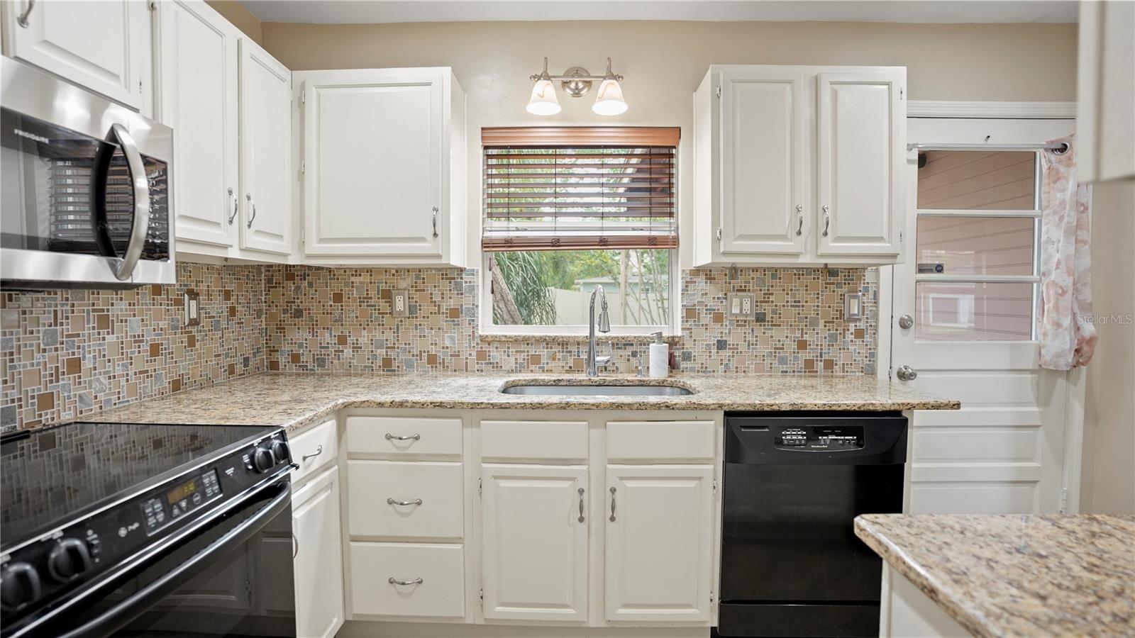 ARDMORE MANOR - Residential