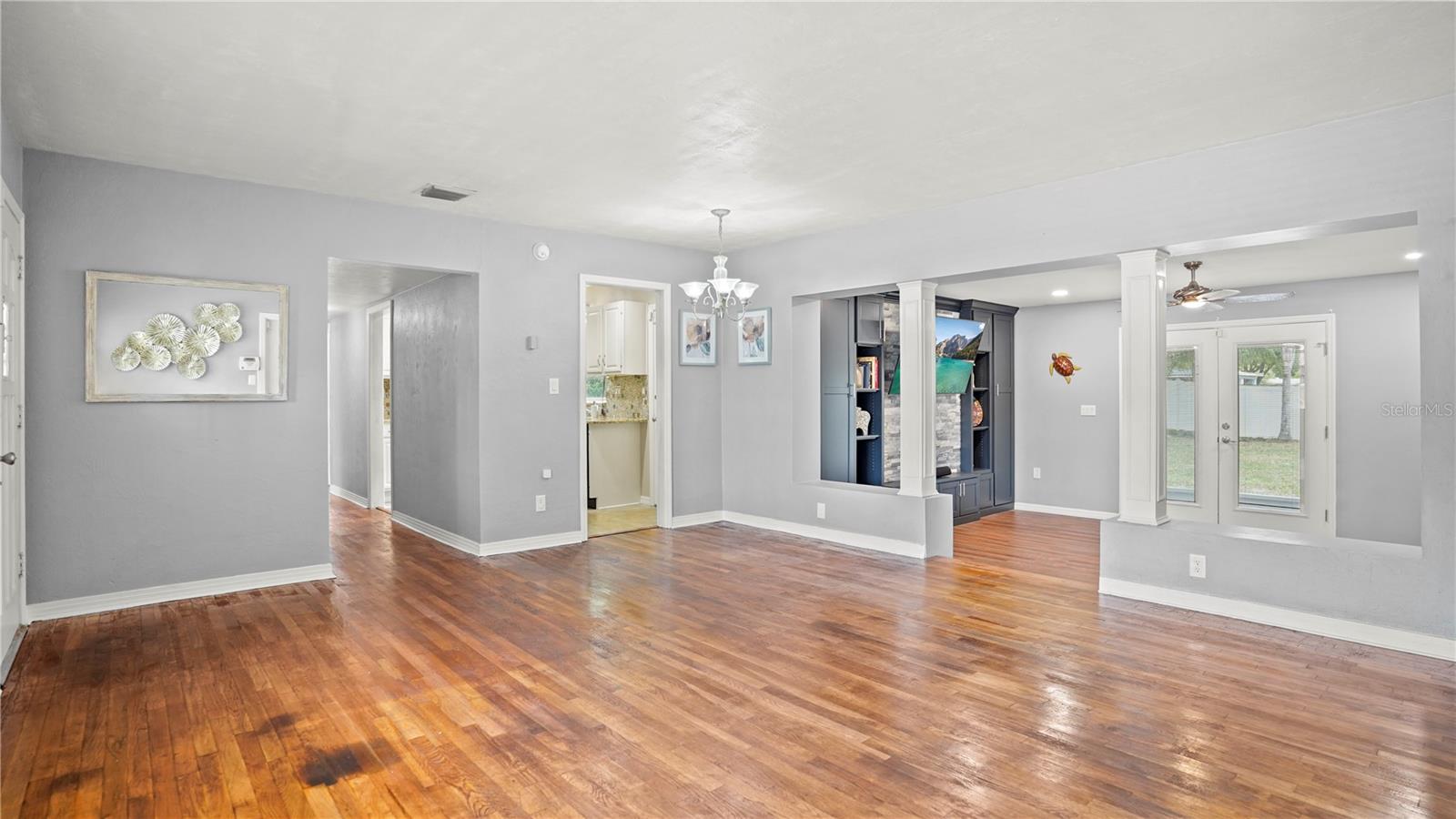 ARDMORE MANOR - Residential