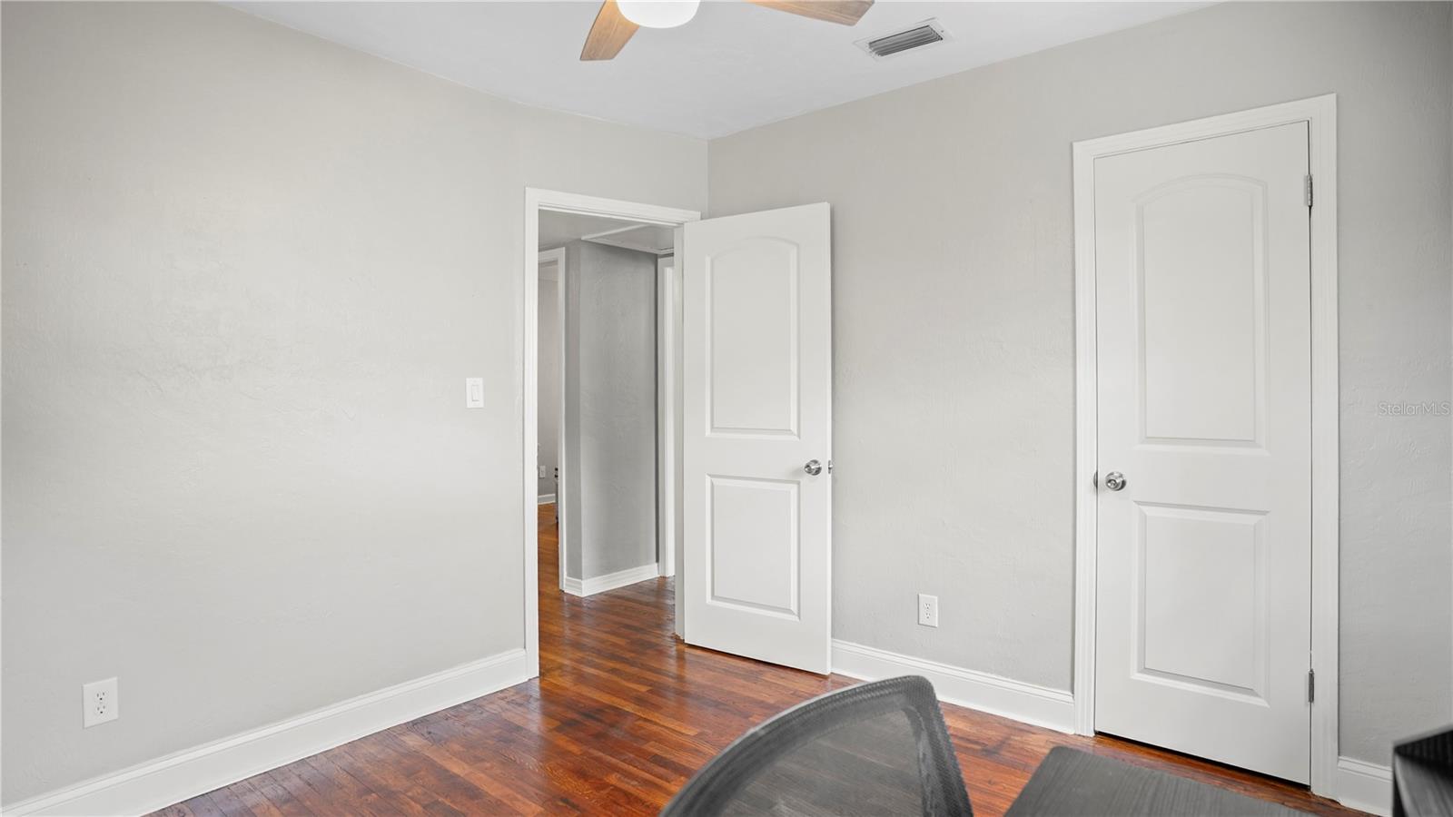 ARDMORE MANOR - Residential