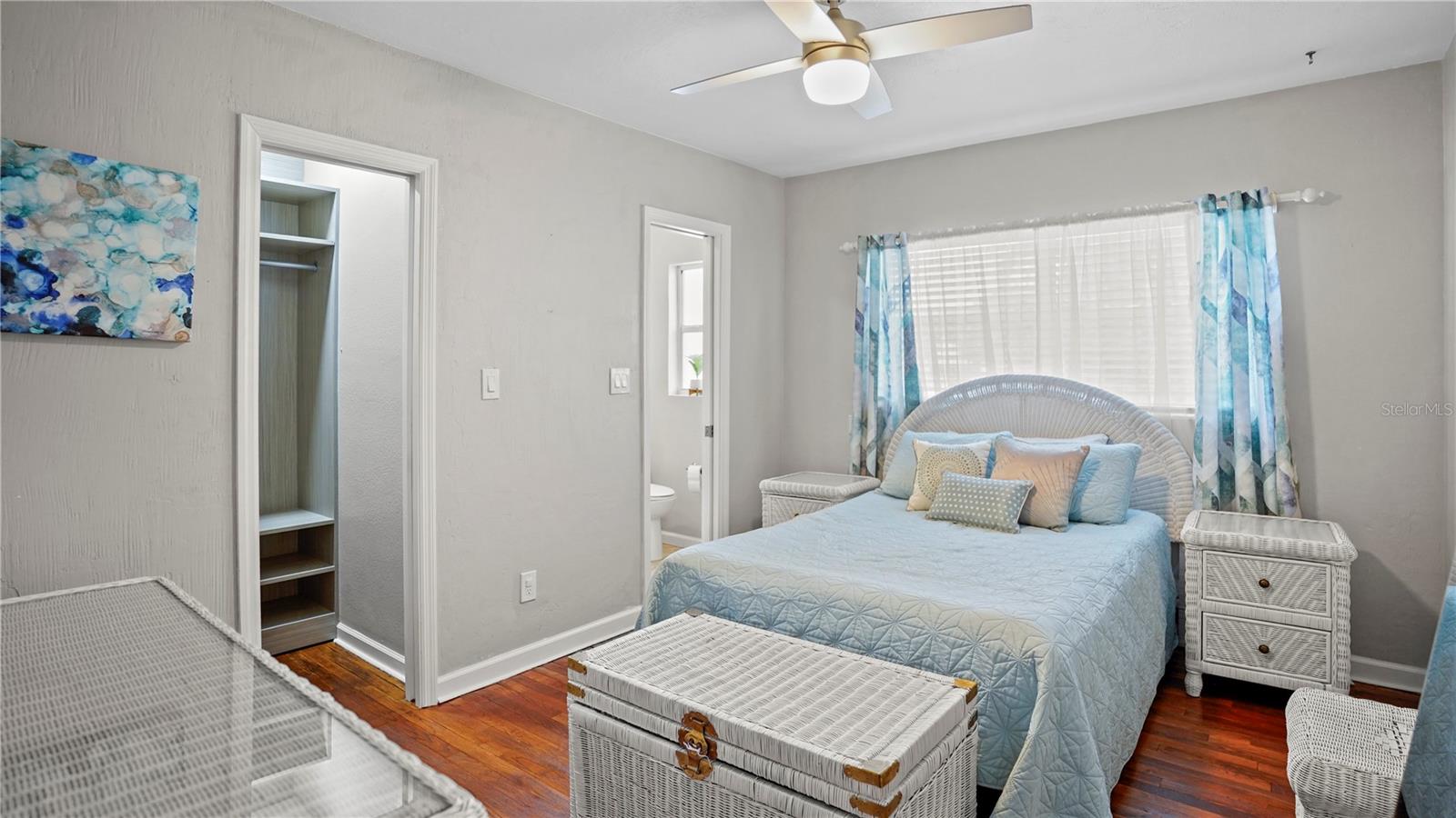 ARDMORE MANOR - Residential