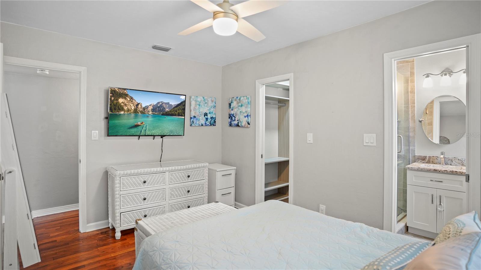 ARDMORE MANOR - Residential