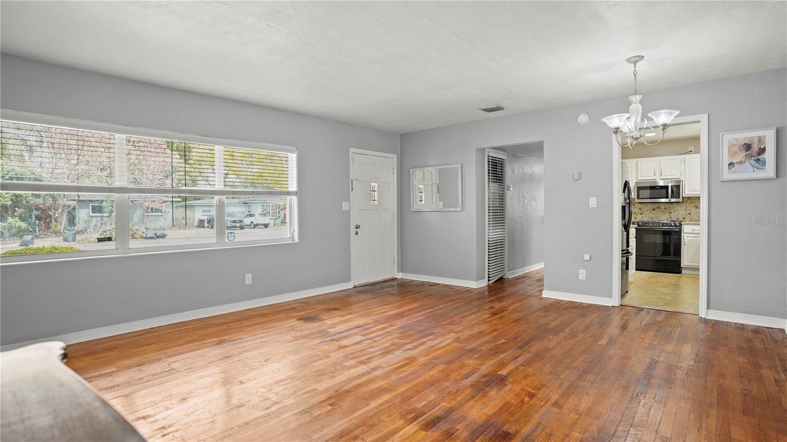 ARDMORE MANOR - Residential