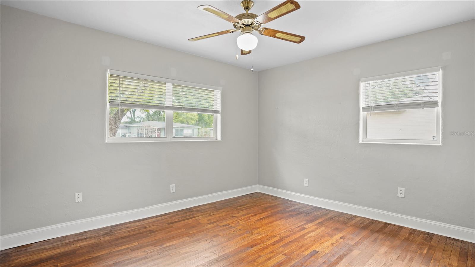 ARDMORE MANOR - Residential