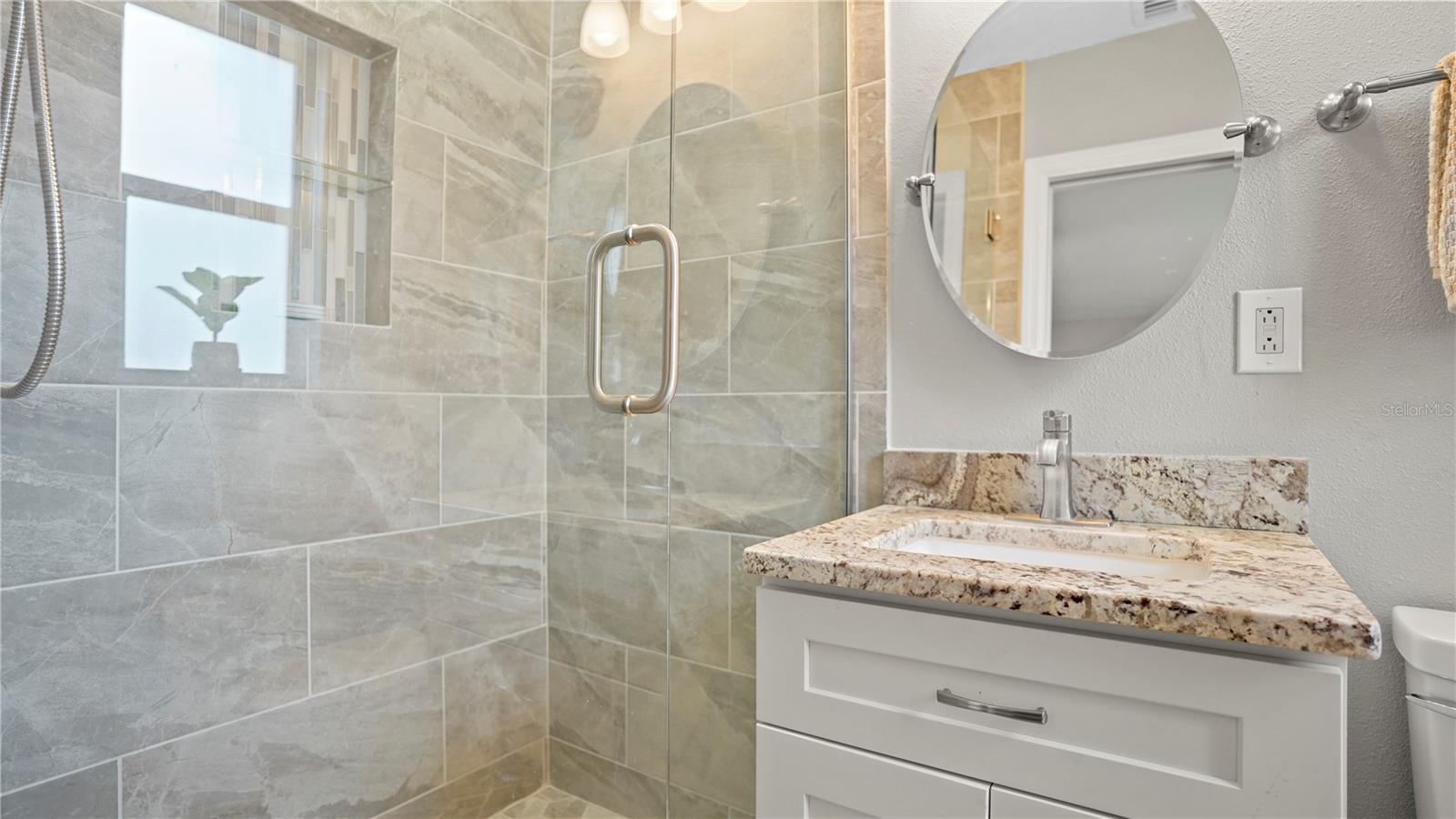 ARDMORE MANOR - Residential