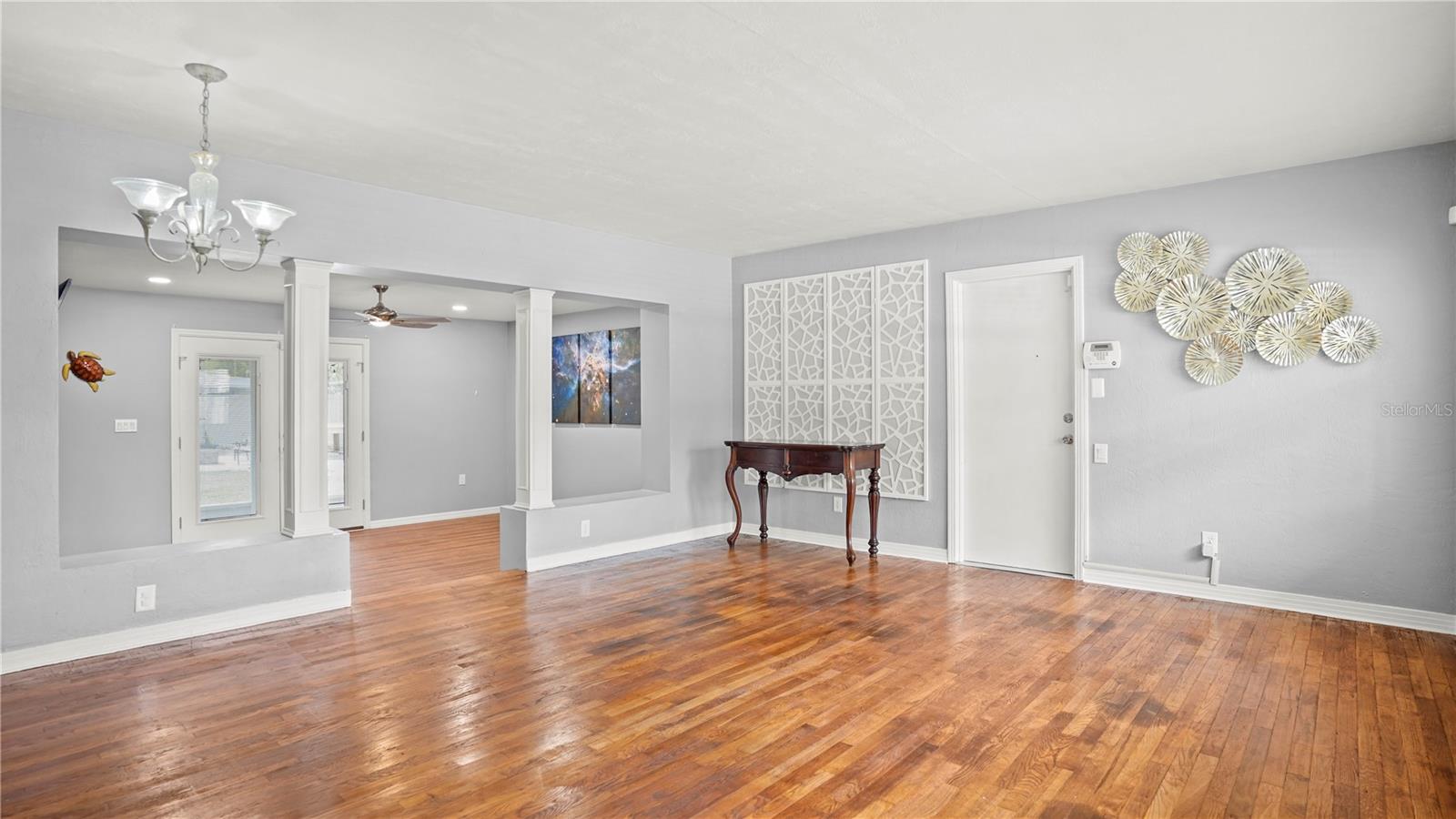 ARDMORE MANOR - Residential