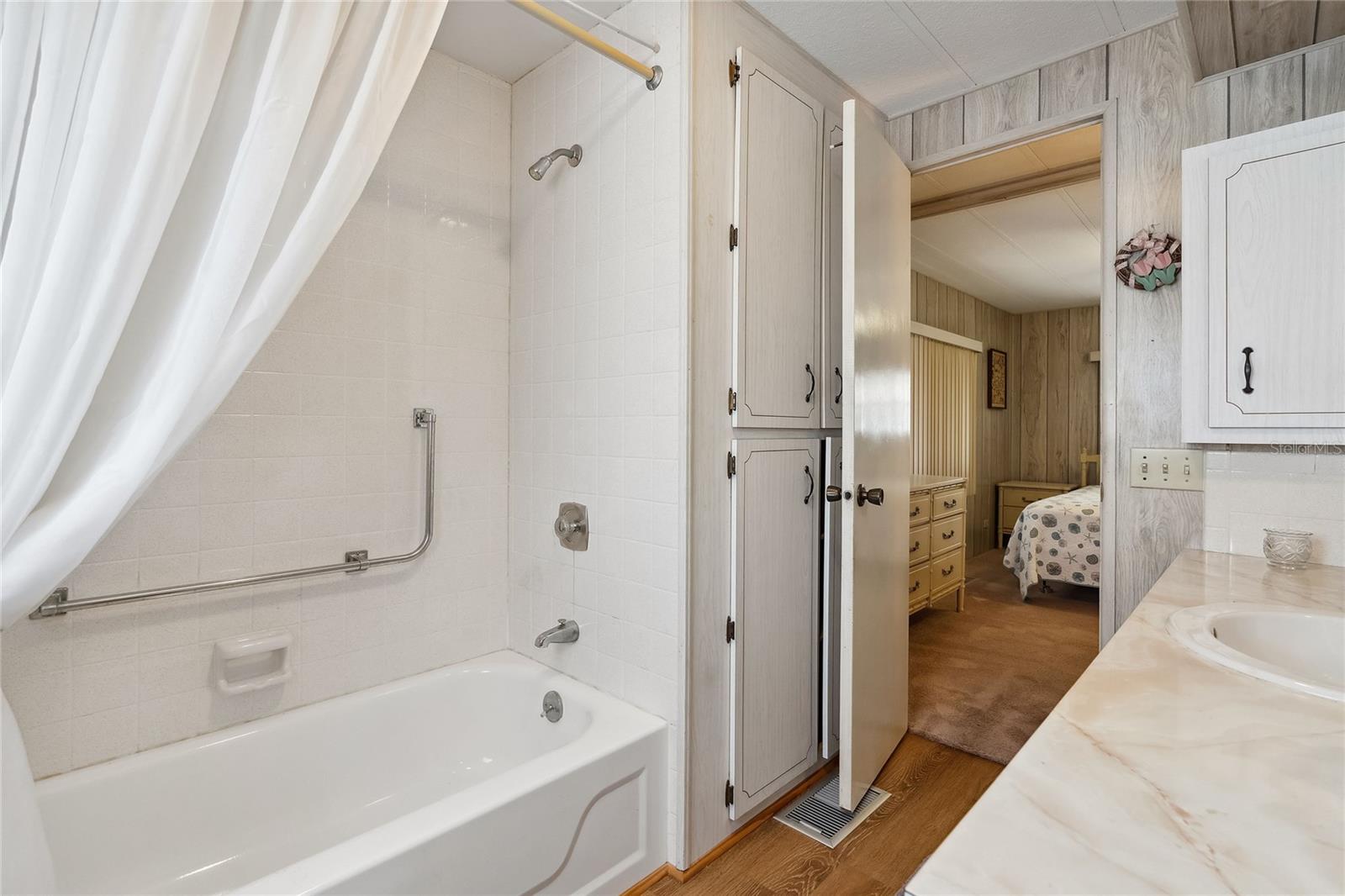 CHATEAU VILLAGE CO-OP - Residential