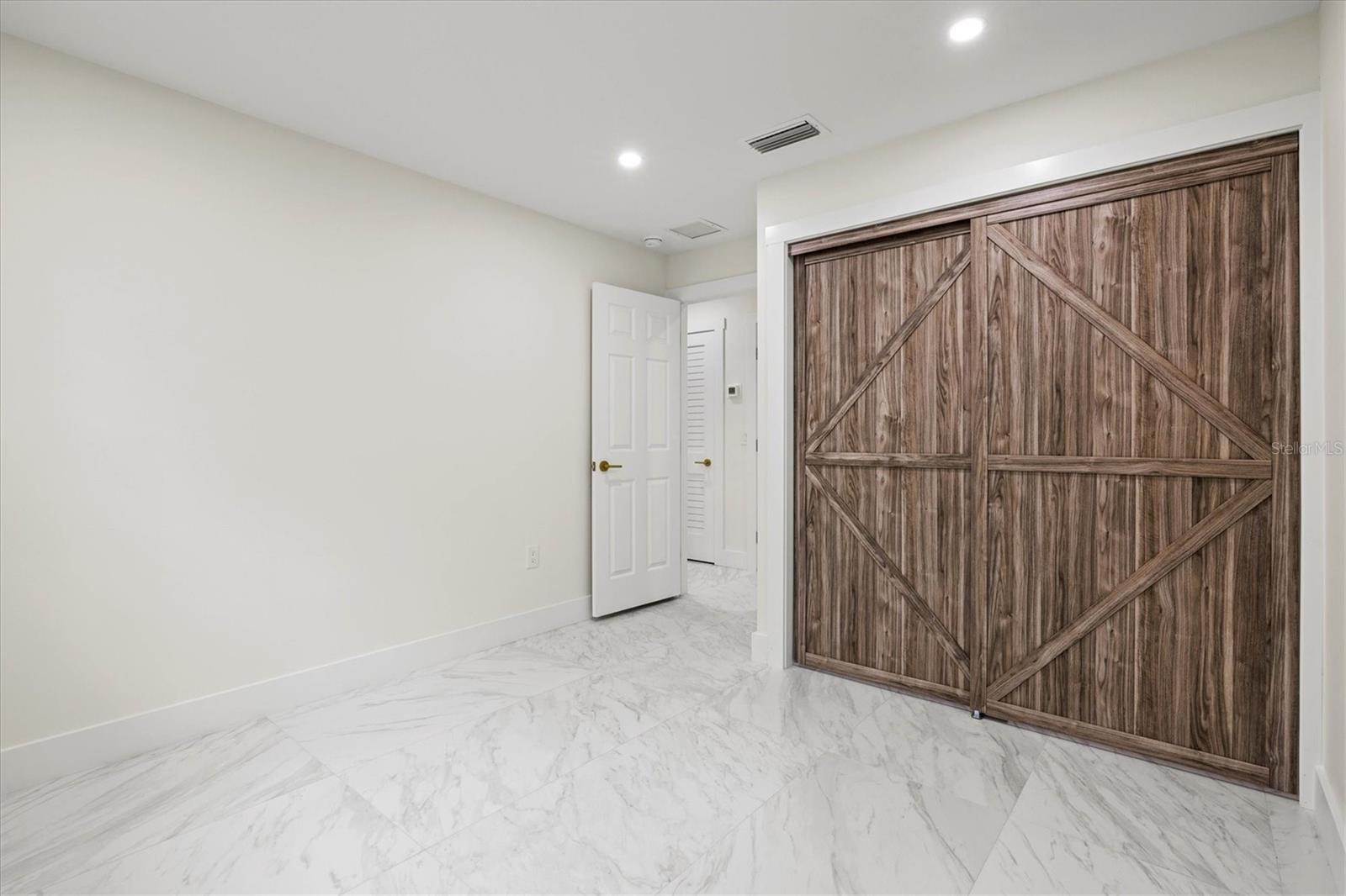 ROSEDALE - Residential