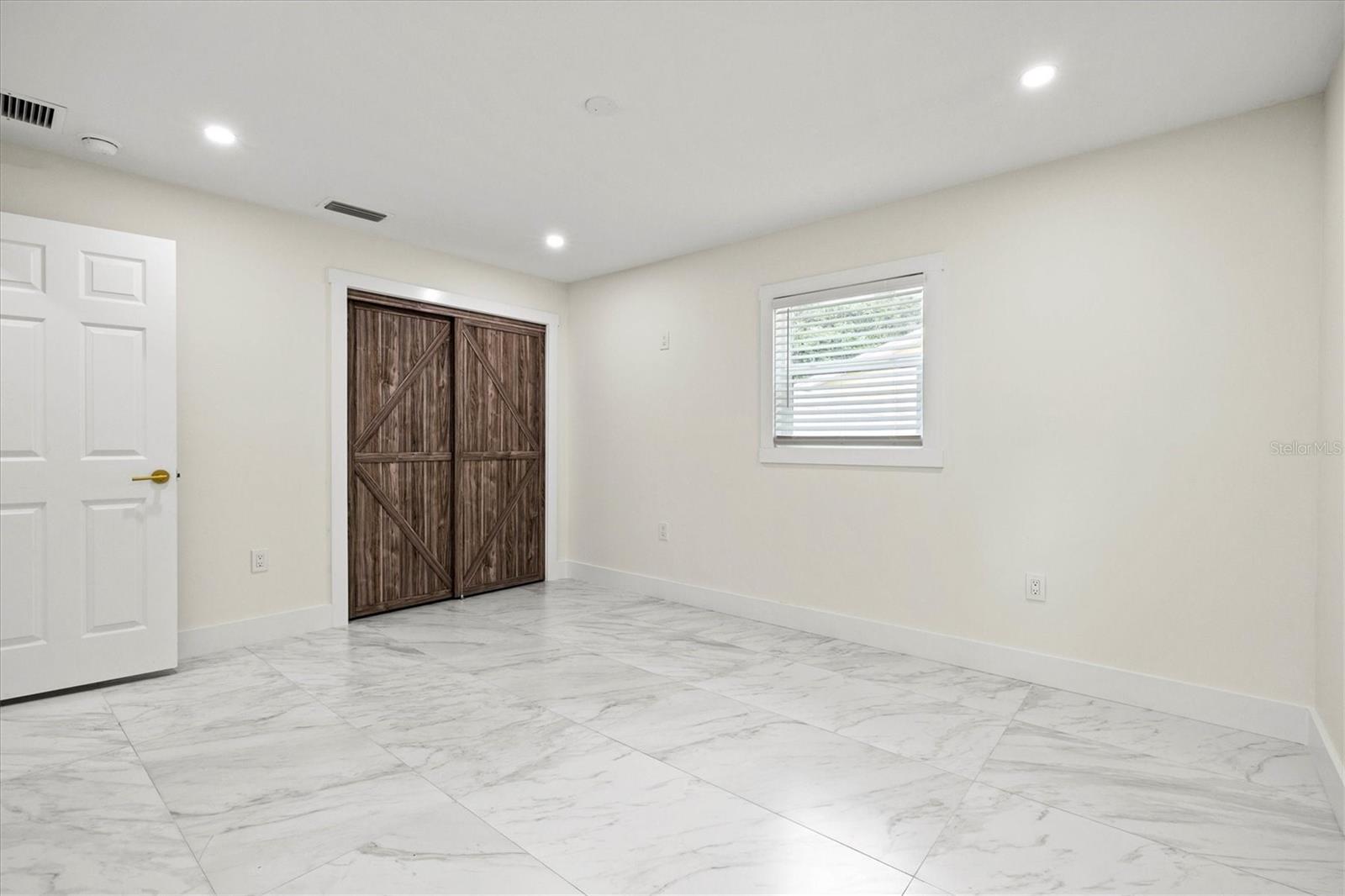 ROSEDALE - Residential