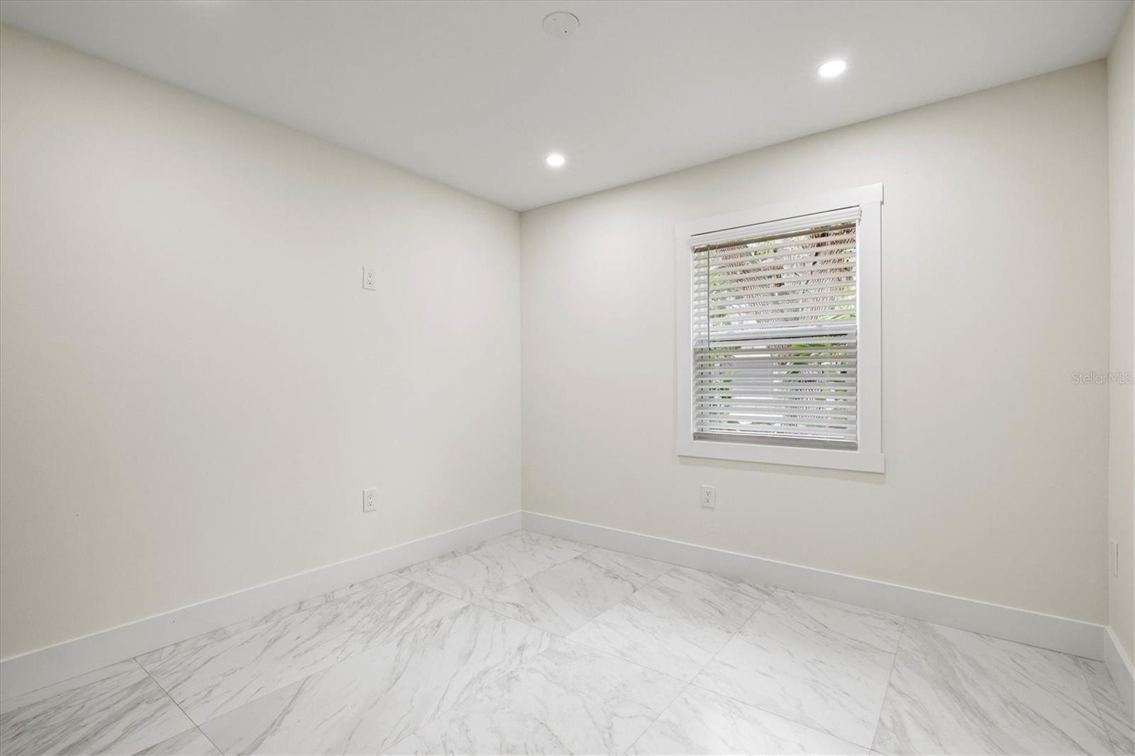 ROSEDALE - Residential