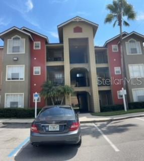 Cozy two bedrooms and two bathrooms condo, open living and dining room area. Is located in the second floor, gated community. Community offer Gym, Pool, Laundry play ground, close of Shopping mall, restaurant, Home depot, and more