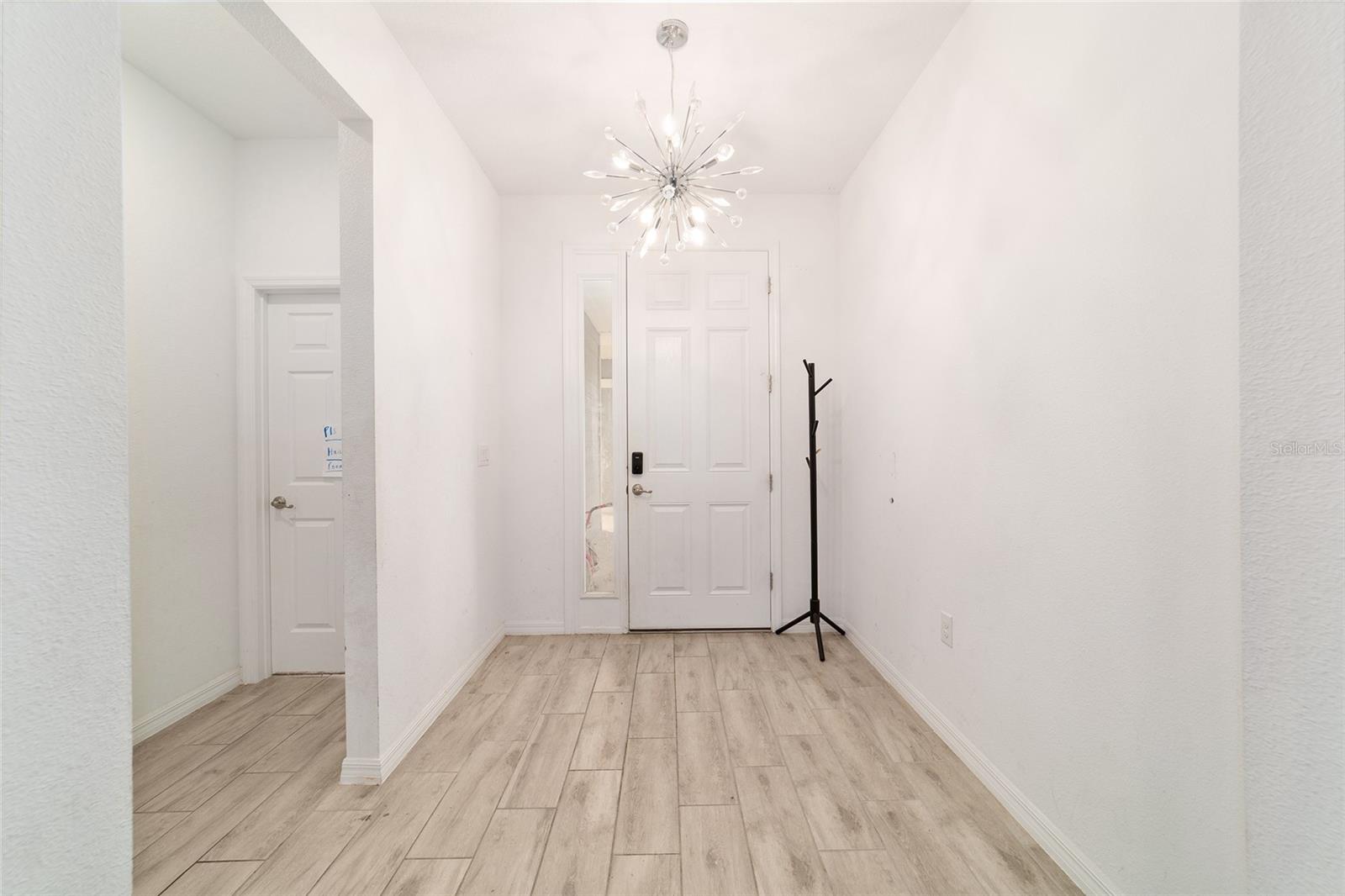 CALESA TOWNSHIP ROAN HILLS PH - Residential