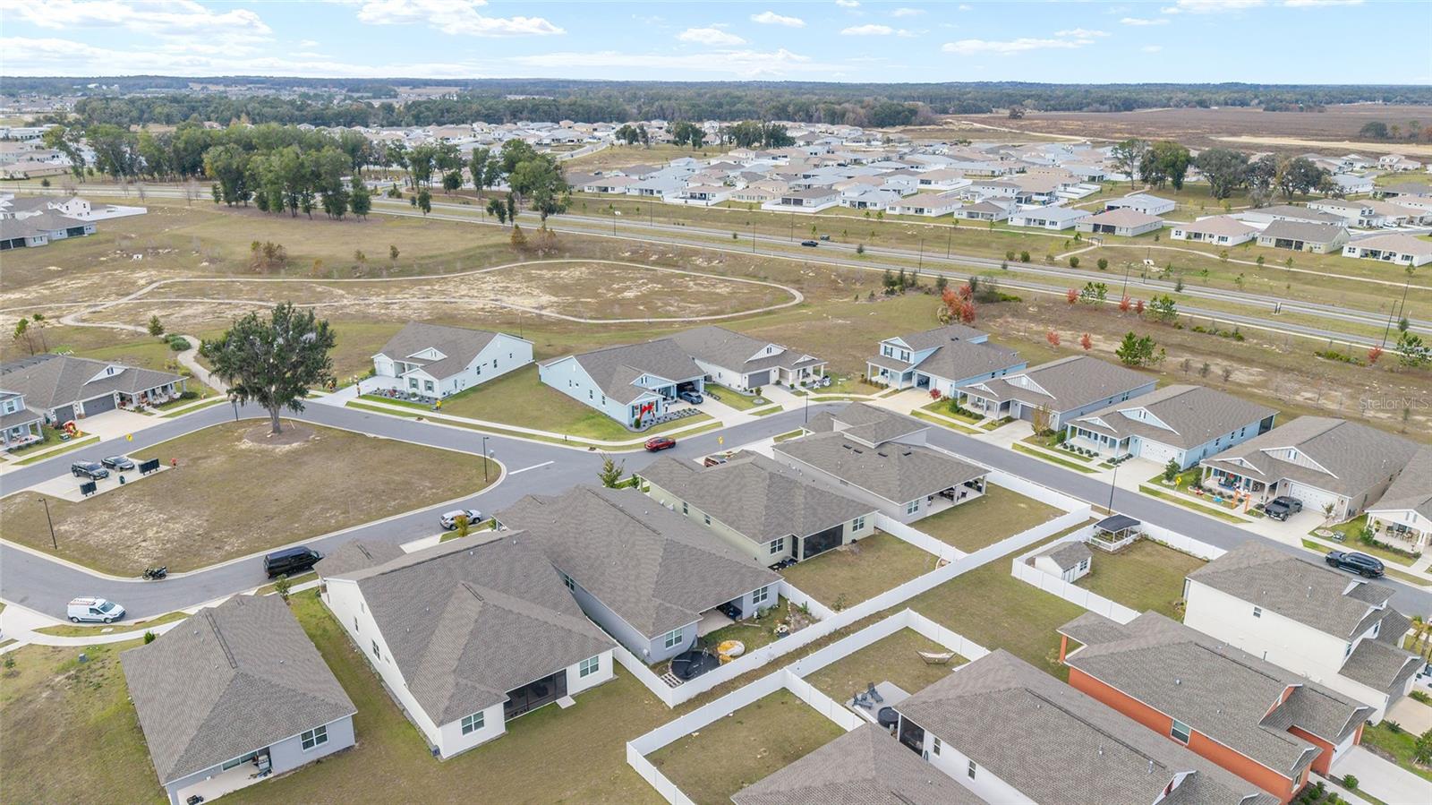 CALESA TOWNSHIP ROAN HILLS PH - Residential