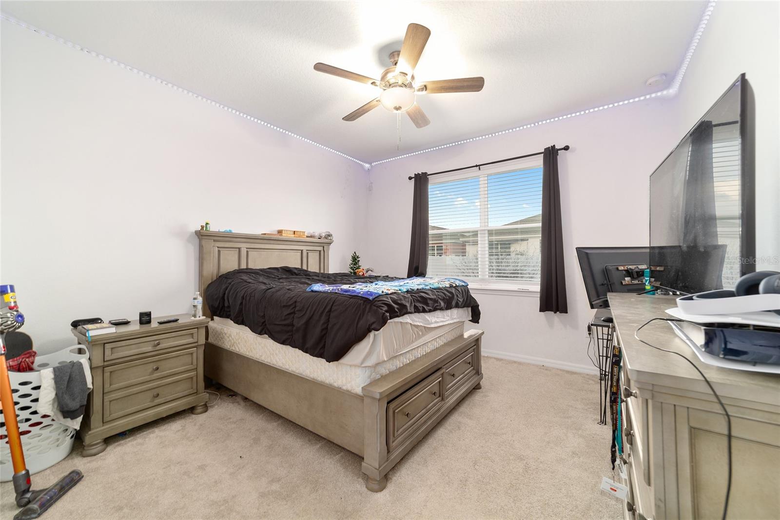 CALESA TOWNSHIP ROAN HILLS PH - Residential