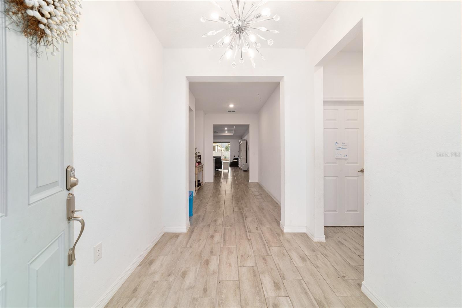 CALESA TOWNSHIP ROAN HILLS PH - Residential