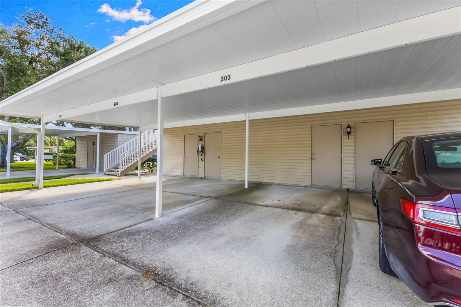 GARDENS VI/WATERSIDE VILLAGE - Residential Lease