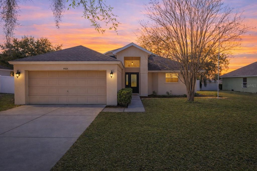 Photo of 4464 Caicos Drive, Tavares, FL 32778 (MLS # G5109073)