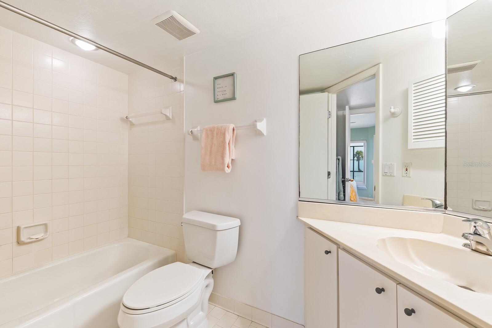 BEACH CHALET - Residential