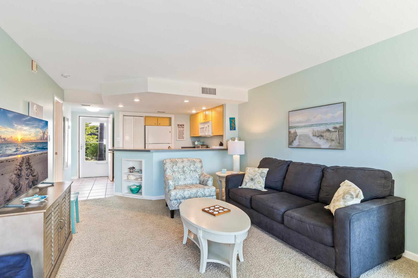 BEACH CHALET - Residential