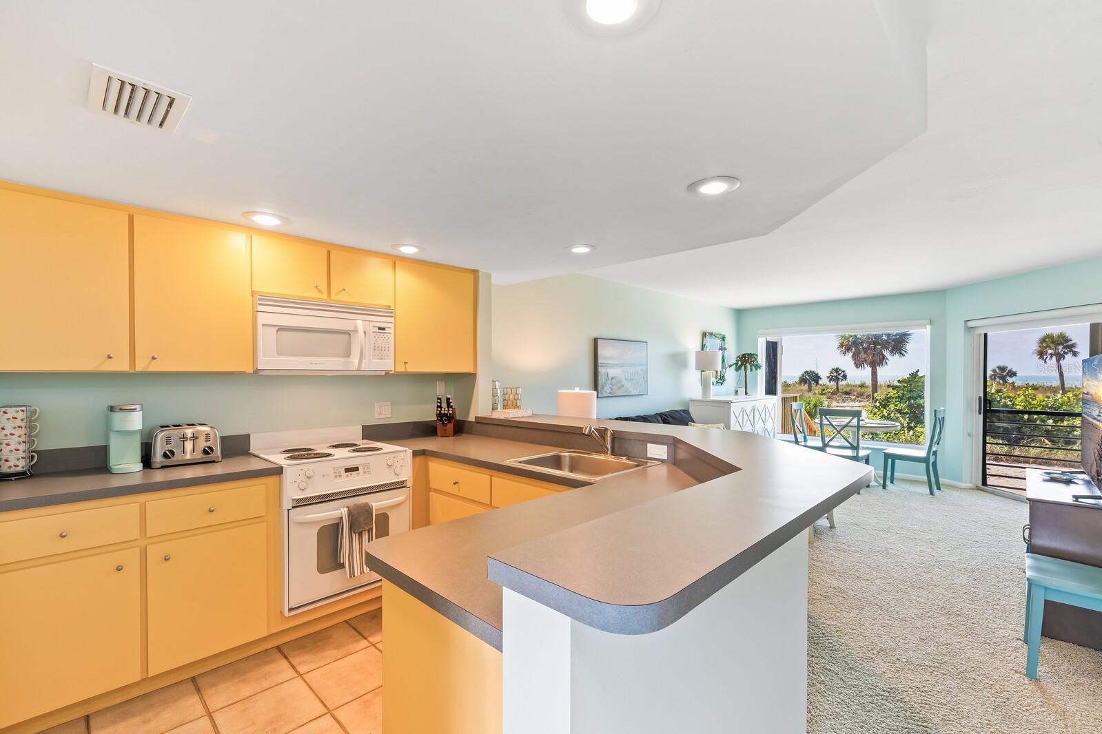 BEACH CHALET - Residential