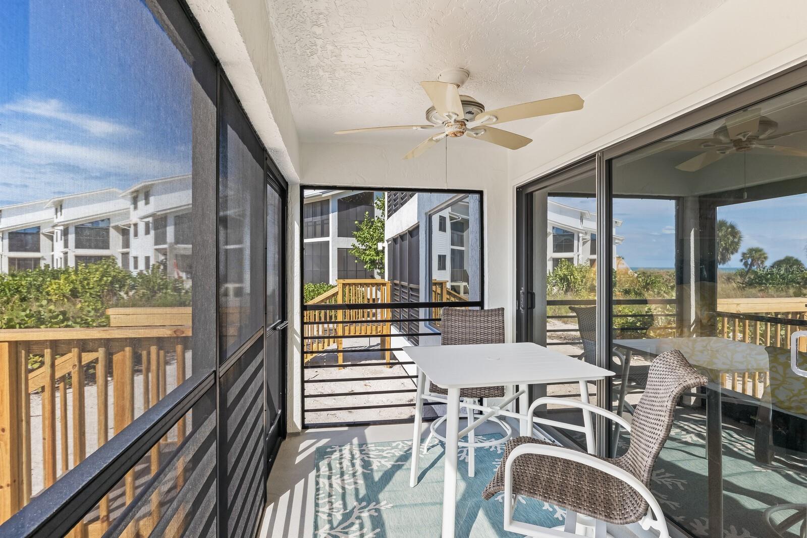 BEACH CHALET - Residential