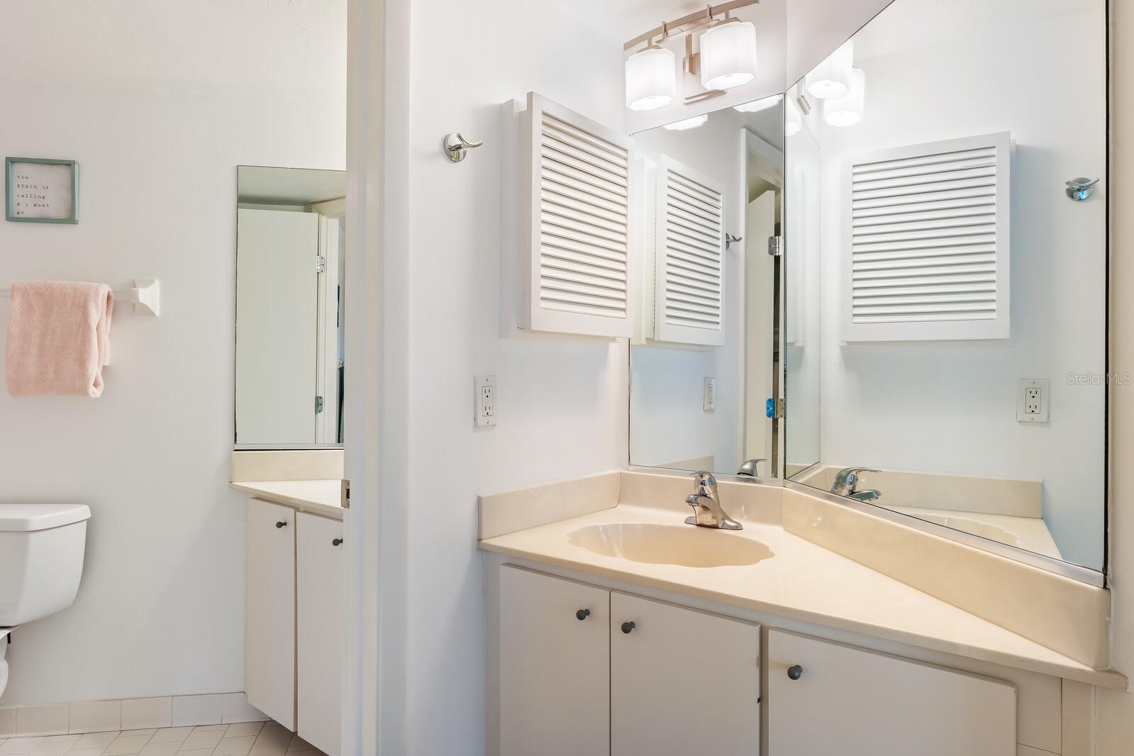 BEACH CHALET - Residential