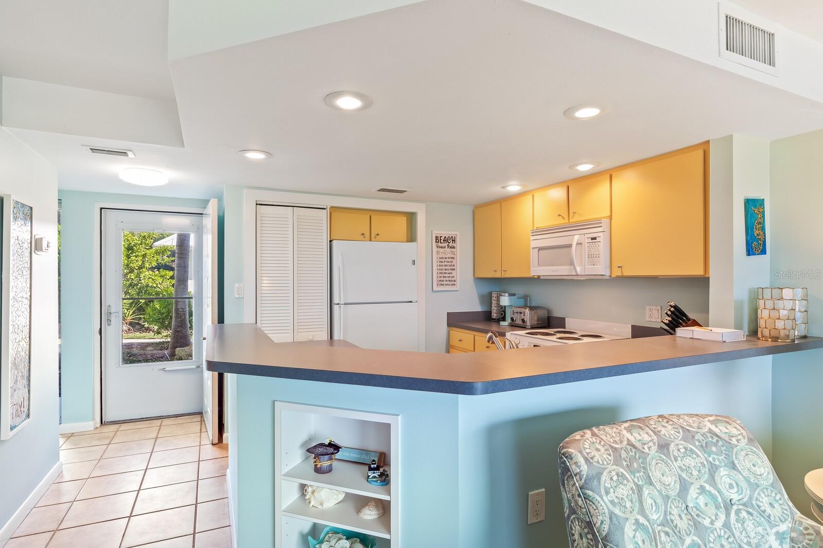 BEACH CHALET - Residential