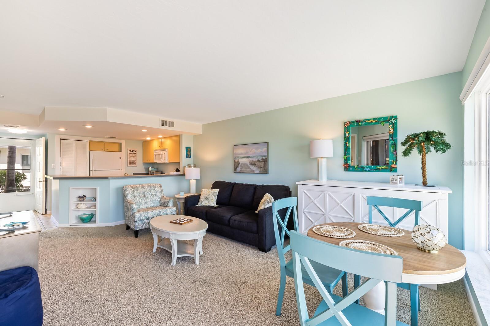 BEACH CHALET - Residential