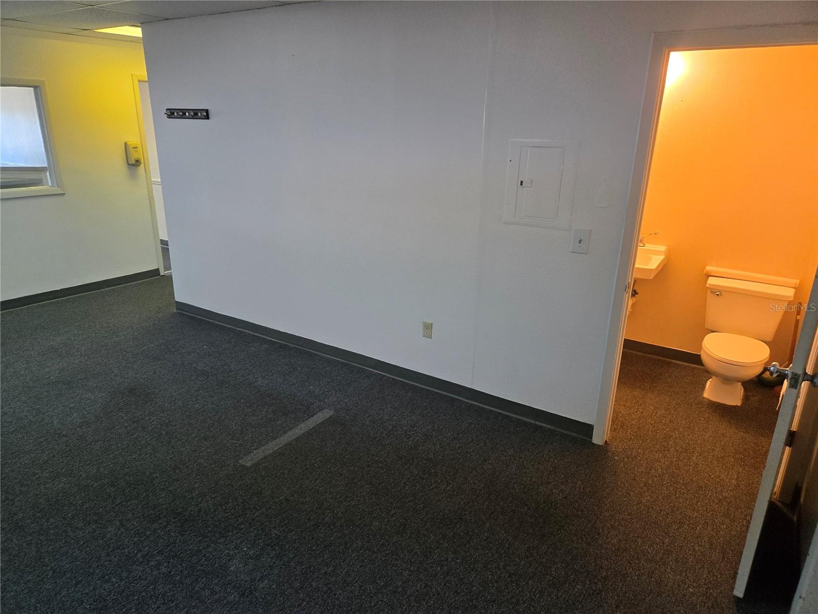 PINELLAS FARMS - Commercial Lease