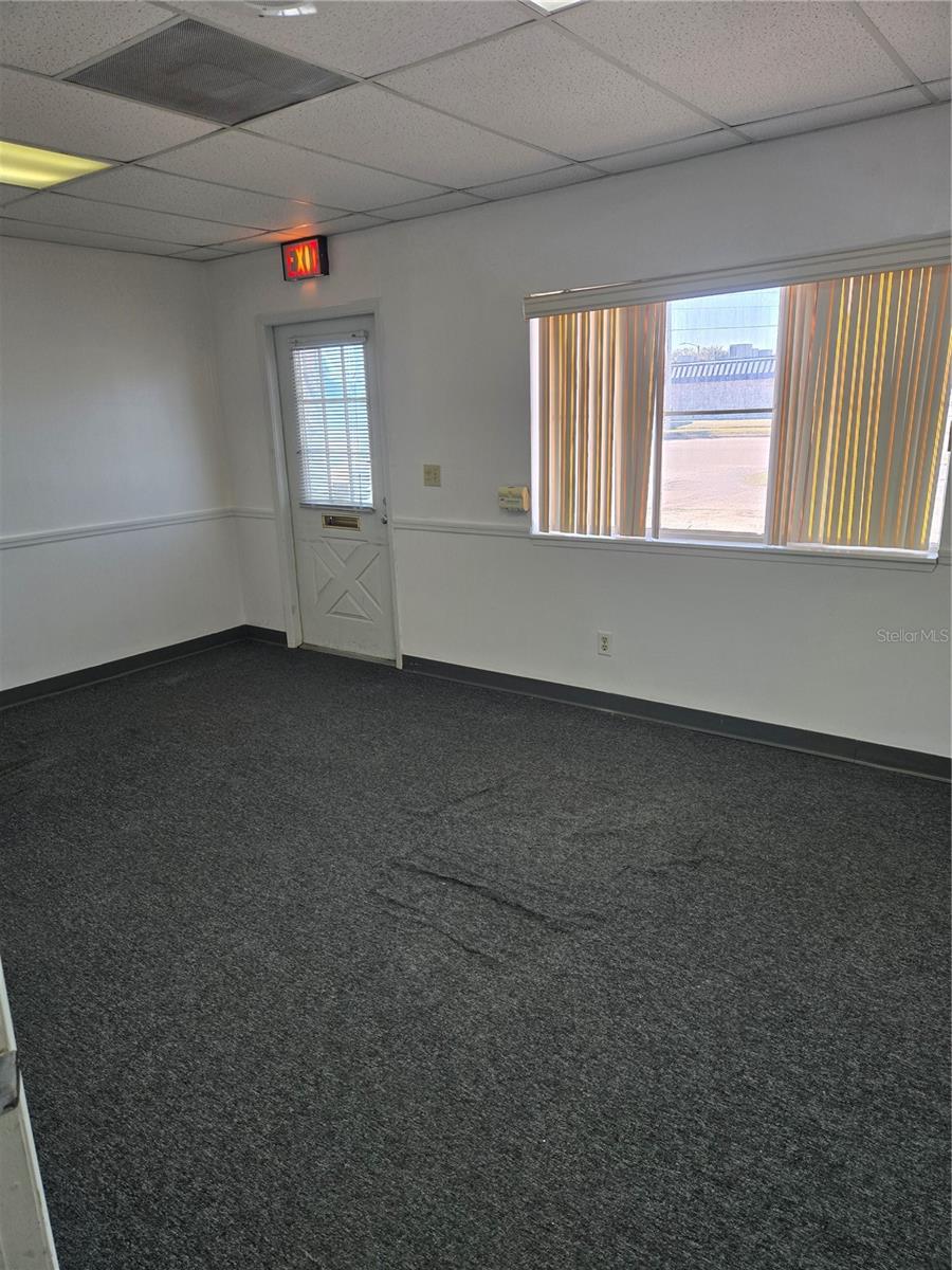 PINELLAS FARMS - Commercial Lease