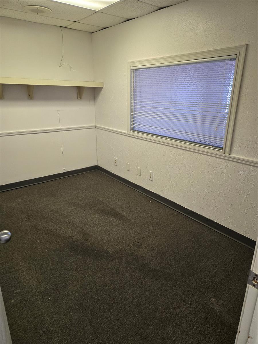 PINELLAS FARMS - Commercial Lease