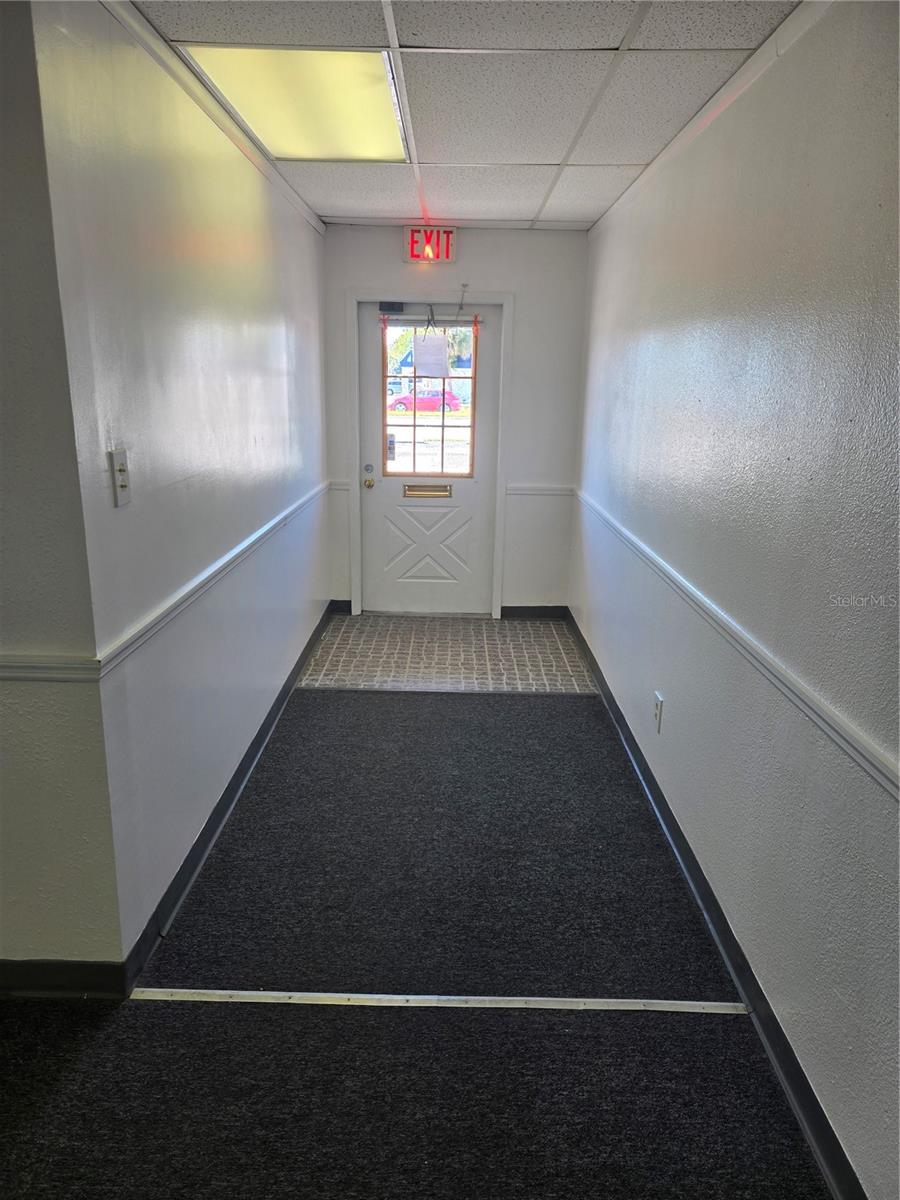 PINELLAS FARMS - Commercial Lease