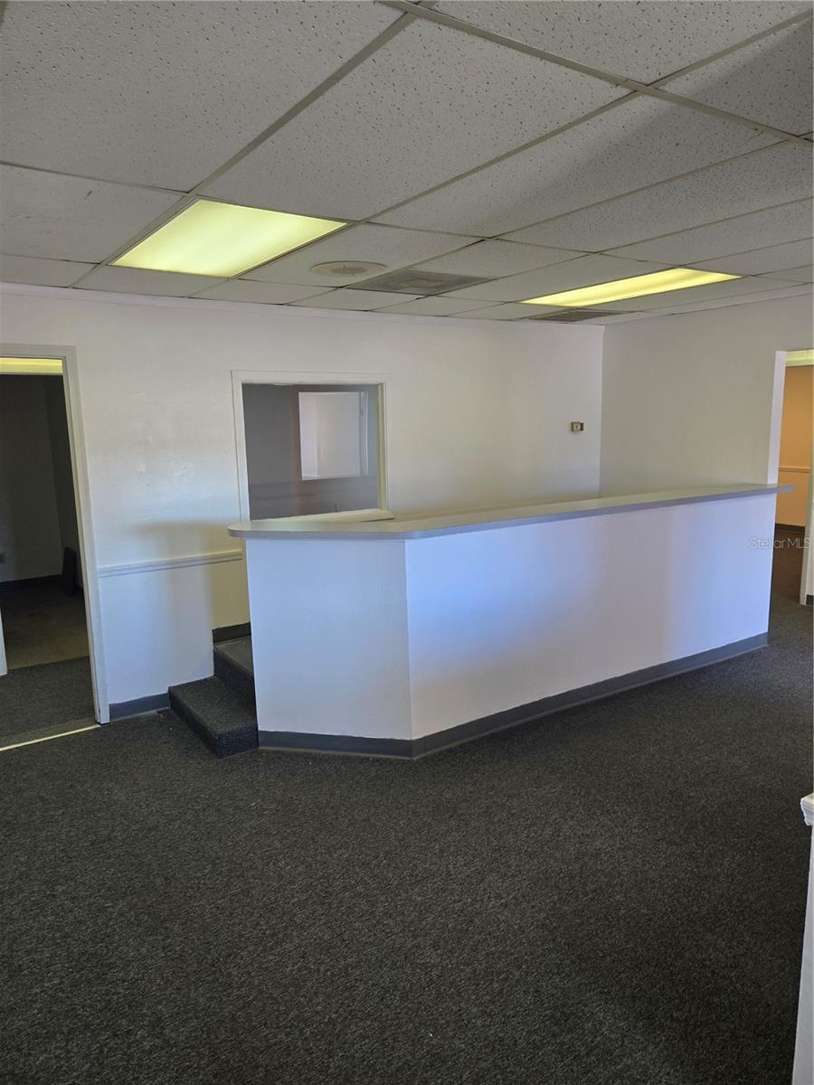 PINELLAS FARMS - Commercial Lease