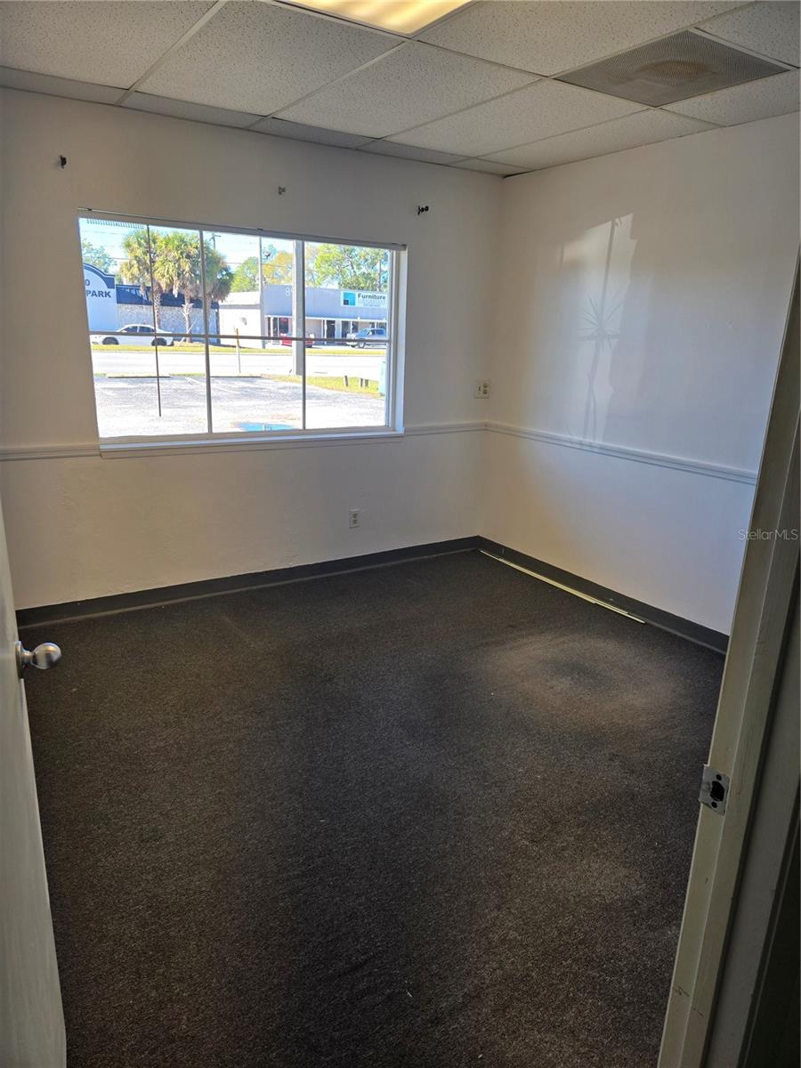 PINELLAS FARMS - Commercial Lease