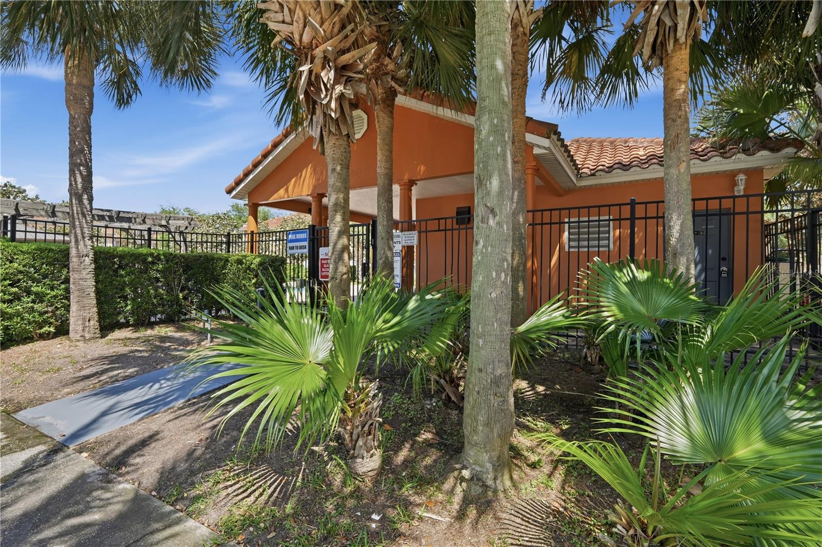 CRESTWYND BAY - Residential