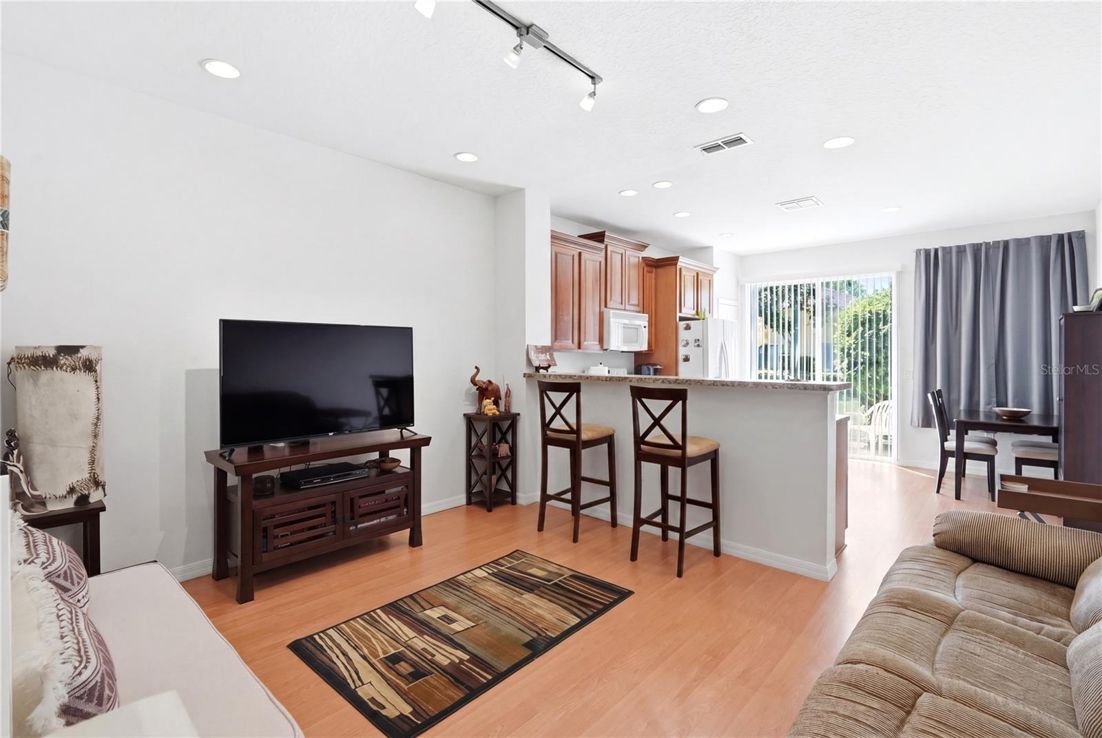 CRESTWYND BAY - Residential