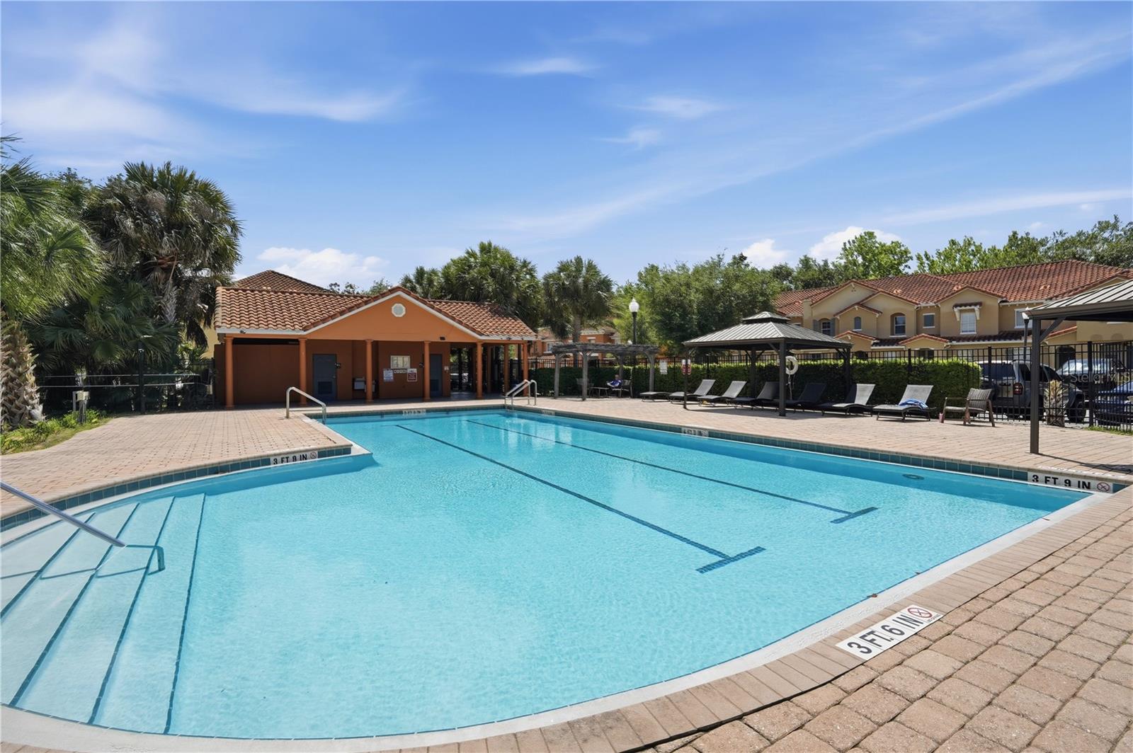 CRESTWYND BAY - Residential