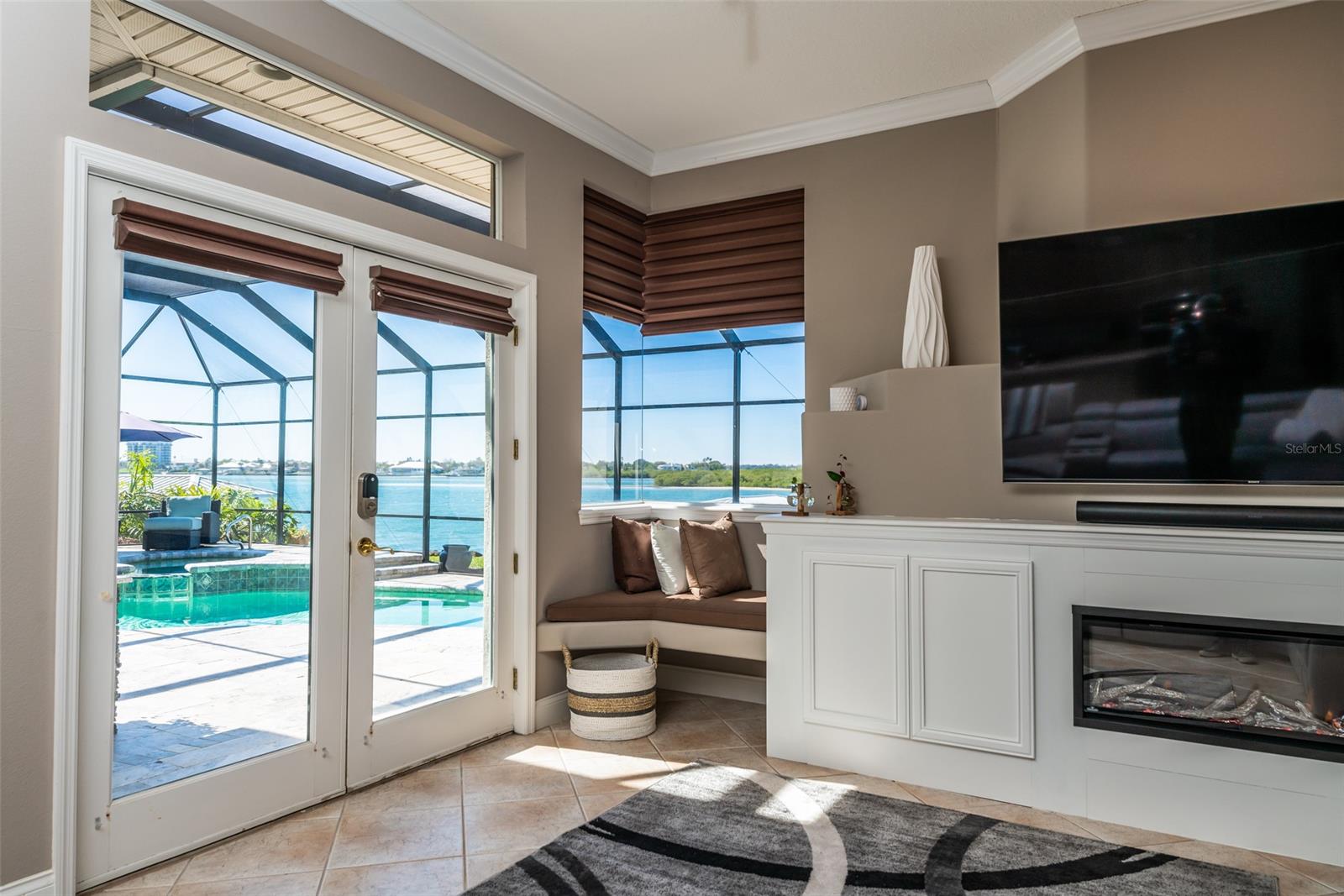 West/Peninsular Ave - Residential