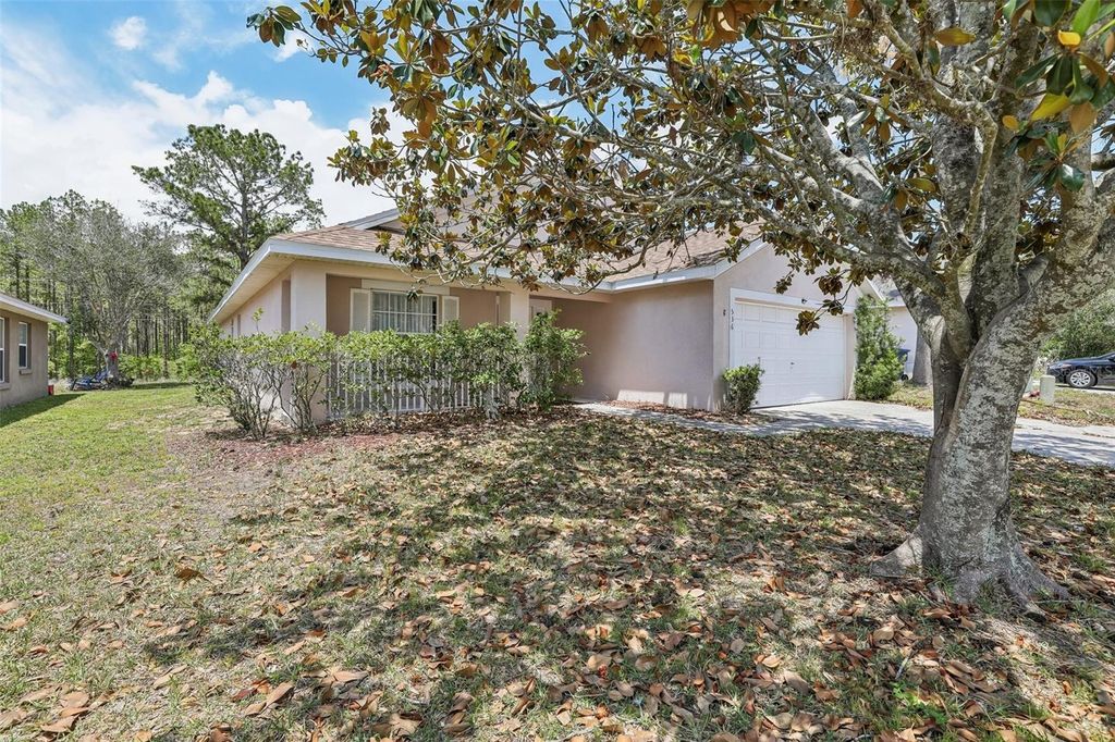 Photo of 536 Pine Cone Drive, Davenport, FL 33897 (MLS # O6408840)