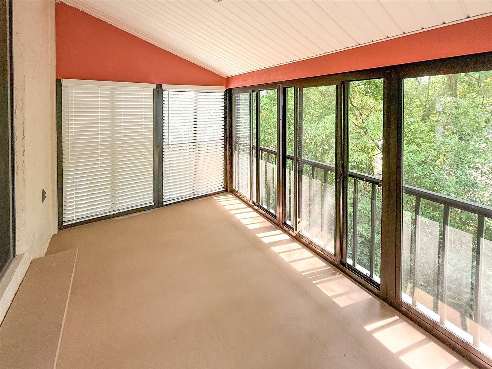 EAGLESWOOD CONDO - Residential