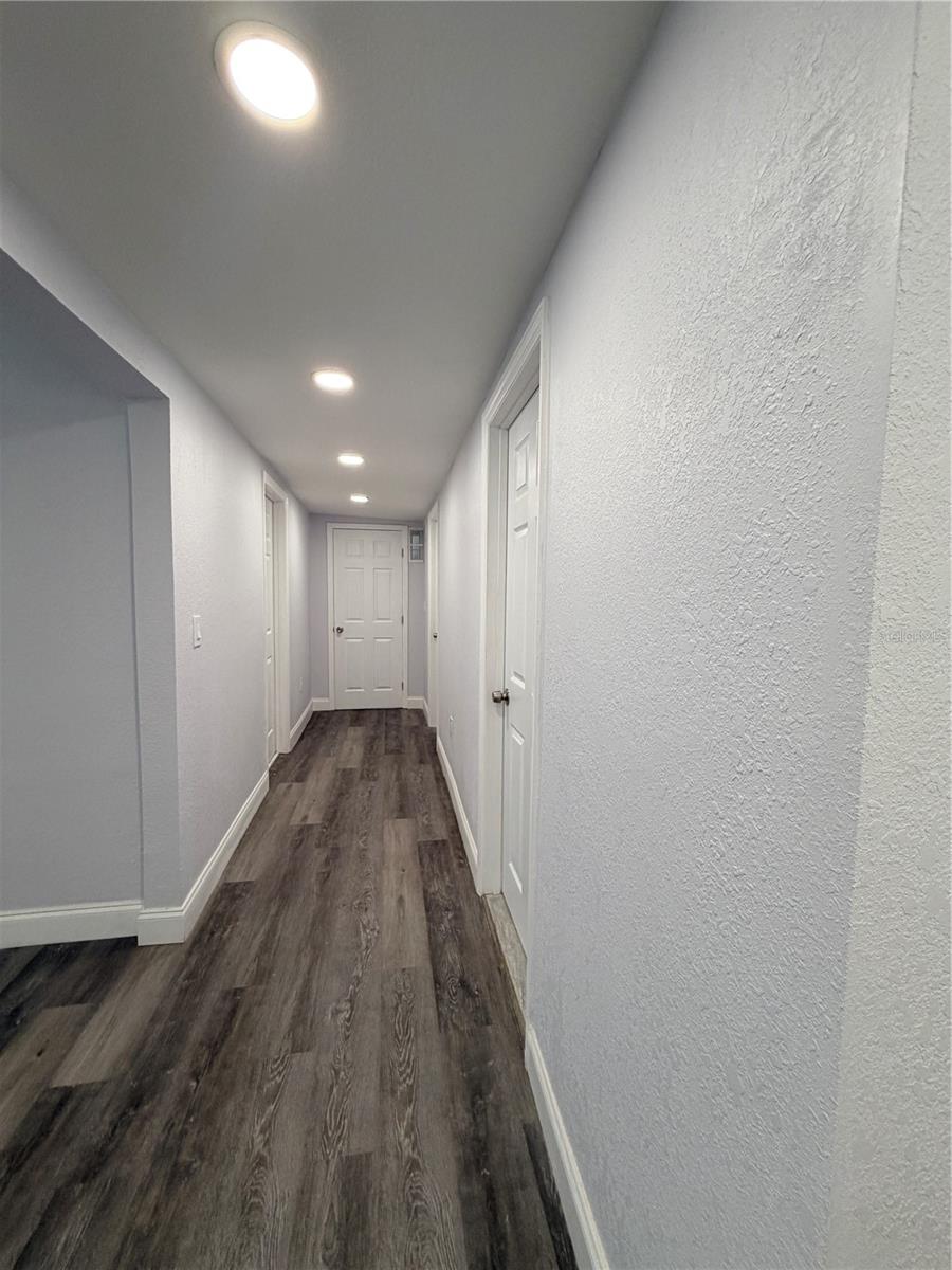 OAKWOOD MANOR - Residential