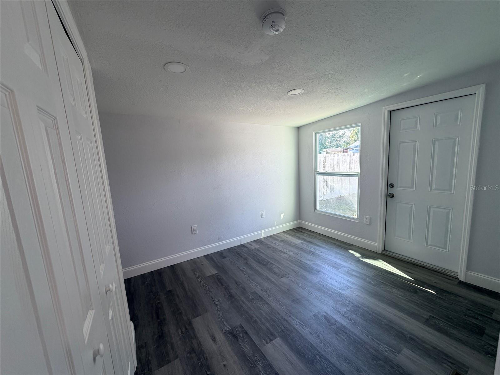 OAKWOOD MANOR - Residential